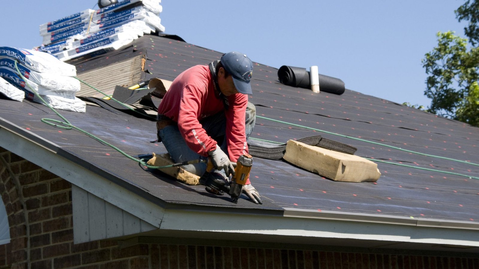 Understanding Roof Installation Services in Sharjah